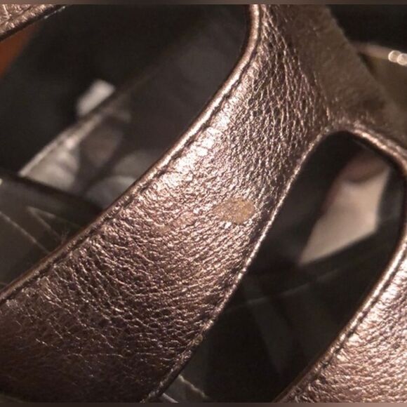 Tahari Shasta Gold Leather Stiletto Sz 6 - Picture 10 of 10